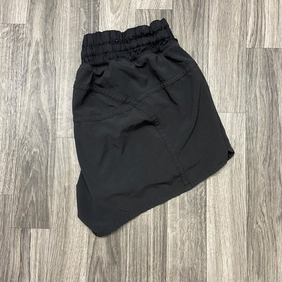 LULULEMON Stretch Waist Low Rise Black Running Shorts w/ Liner Women's Size 8